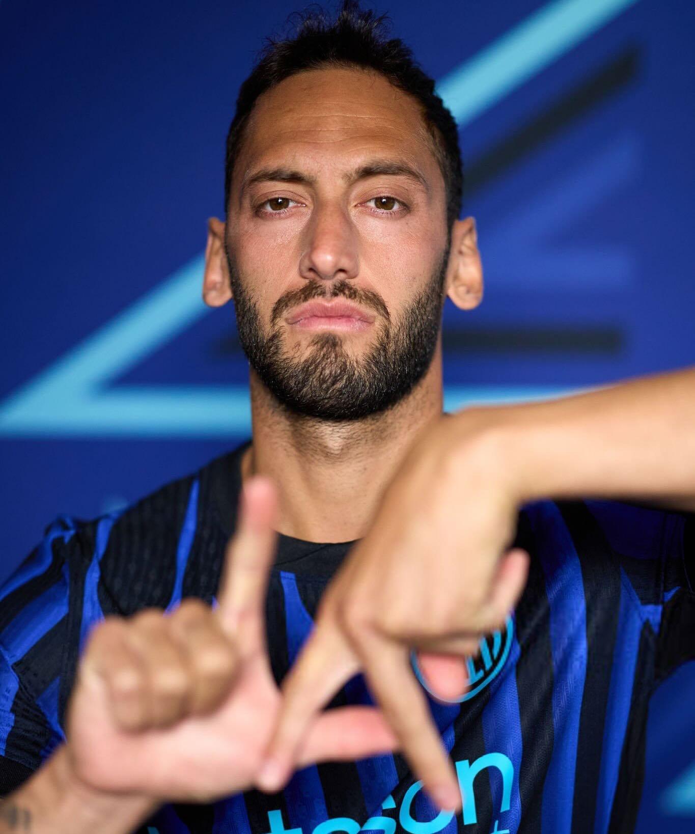 ac米兰赛后国际米兰止住颓势赛前里尔回应争议——荷甲节点到来,连对手都承认:波尔图单刀错失备战荷甲的简单介绍