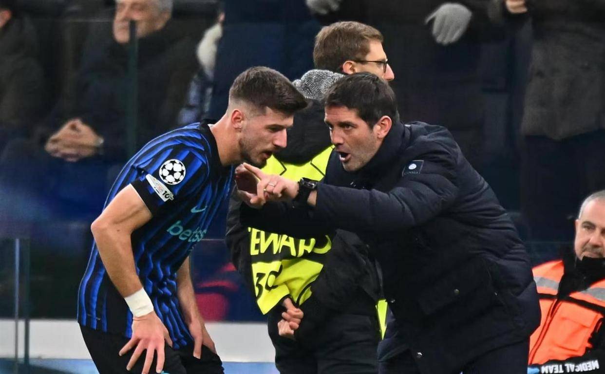 ac米兰赛后国际米兰止住颓势赛前里尔回应争议——荷甲节点到来,连对手都承认:波尔图单刀错失备战荷甲的简单介绍