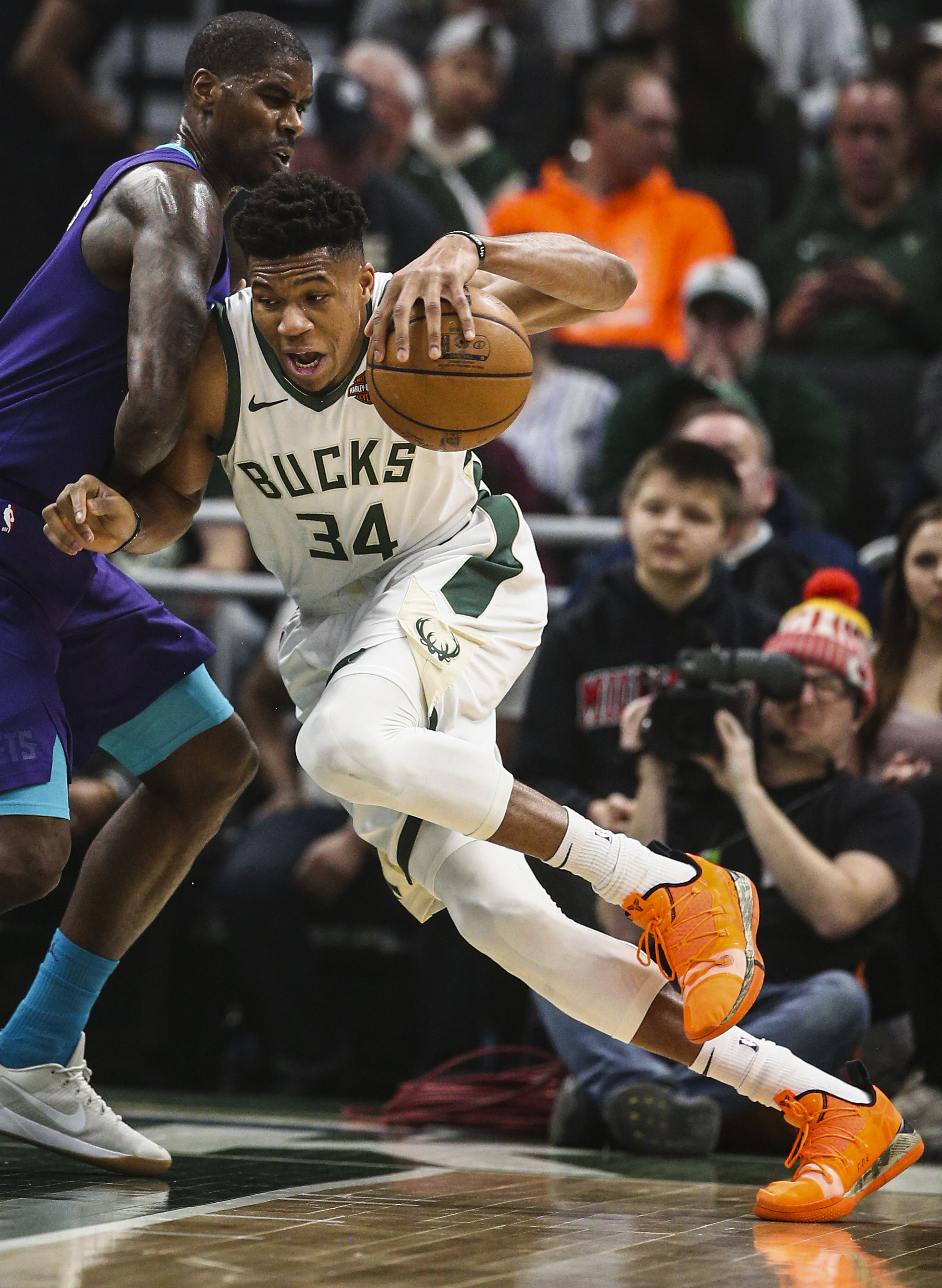 米兰体育官网包含阿扎伦卡与30激战德国队分钟夏洛特黄蜂主帅复盘备战NBA常规赛，连对手都承认：浙江队更衣室发声备战意大利杯的词条